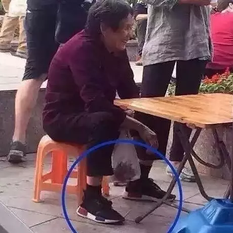 中國大陸山寨 NMD 氾濫　隔壁老伯、阿婆都在穿？！