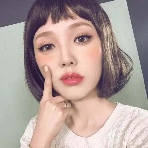 史上最強作弊妝 挺鼻 小臉超上相～吃胖一點也沒關係 以後自拍不用喬角度！怎麼拍都像混血兒