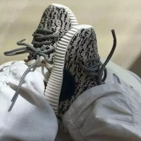 金卡達夏確認！　 Baby Yeezys 鞋款即將販售