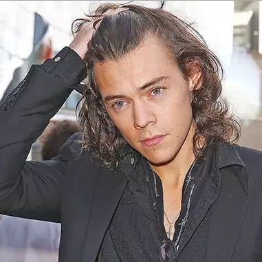 「一世代」Harry Styles 全新髮型首度曝光　短度驚呆了眾粉絲！