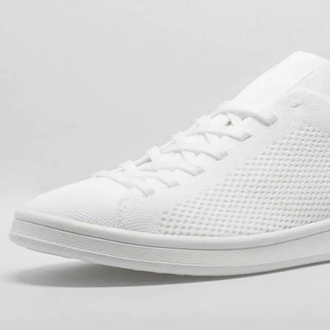 Stan Smith 全白編織鞋款釋出　鞋迷：踩到就翻臉！