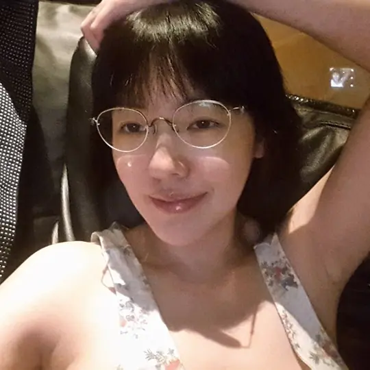 小S 自拍秀性感照　網友流鼻血說是「東京情色派」嗎？！