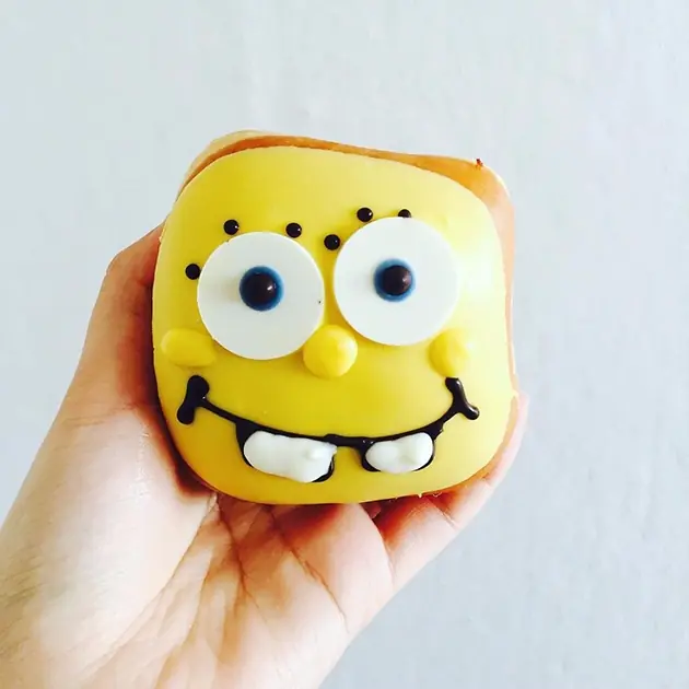是誰住在海洋的Kryspy Doughnuts裡~海棉寶寶甜甜圈來囉!