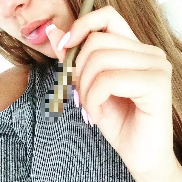 韓妞崩壞！不顧形象路邊大吸菸？其實...