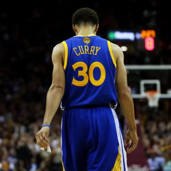 詹姆斯大腿超粗！騎士逆轉勝勇奪第一座 NBA 冠軍