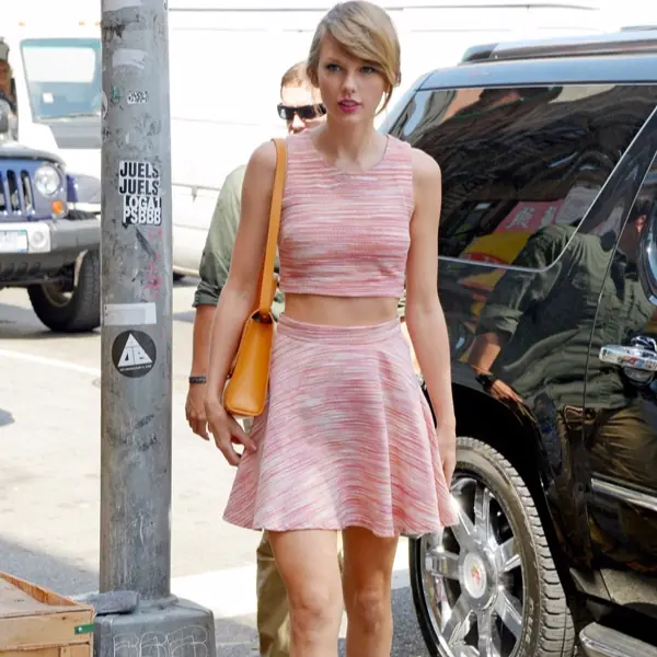 懶人穿搭！跟 Taylor Swift 學穿大熱絕配套裝！