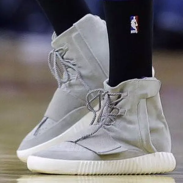 人人都是 Nick Young ！以後打 2K17 可以穿 Yeezy Boost 上場啦