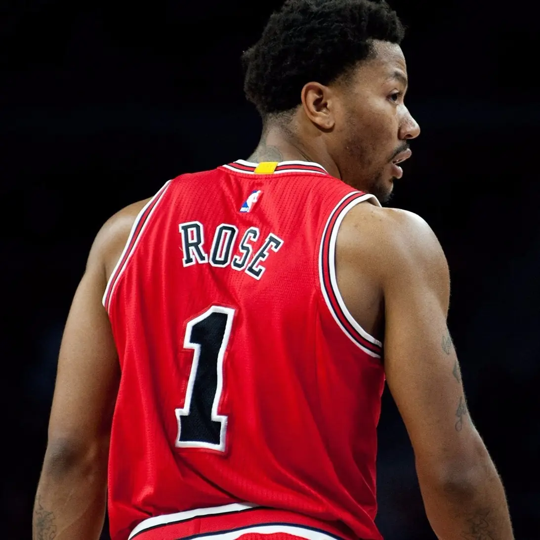 公牛展開「重建」之旅！Derrick Rose 被交易至尼克隊效力