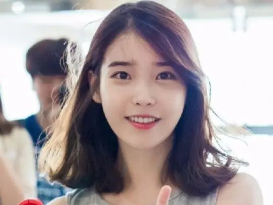 女星證明顏值的慵懶中長髮