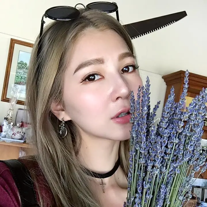 【泡菜妹瘋什麼】出國肌膚不適應？　7 大網美教你「旅行保養」大秘訣！