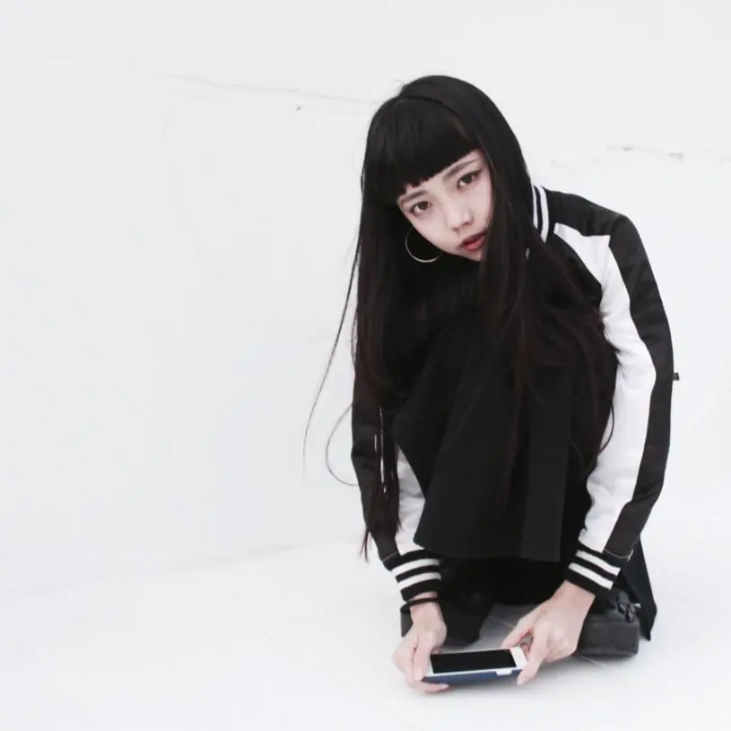 【潮妹一週間】酷酷美少女李柔　教妳怎麼穿出「非黑即白」的甜美風格！