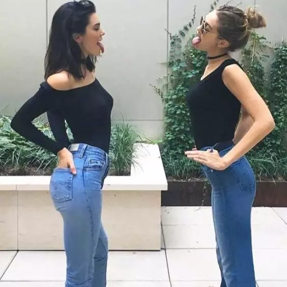 【歐美街頭時尚總整】超模 GIGI、坎達兒示範「 7 大閨密穿搭術」！