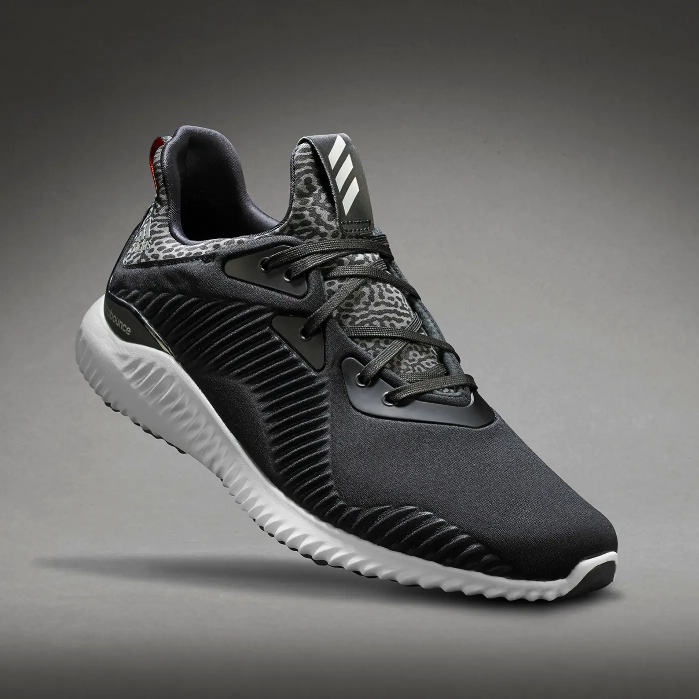 ADIDAS ALPHABOUNCE 強勢降臨 零極限的絕佳運動表現