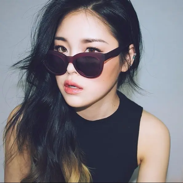 從名模的 Instagram 學自拍技巧！教你培養超模般的拍照必殺技