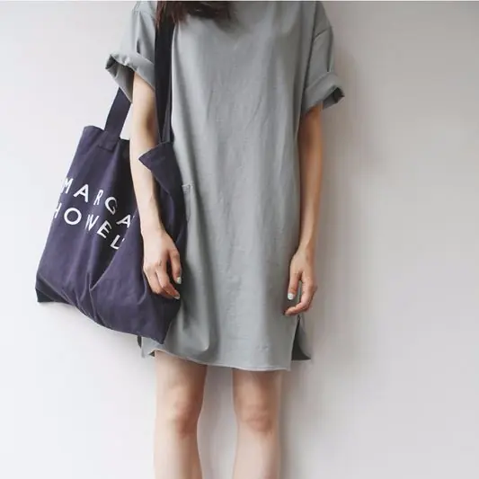 率性隨意的真潮流！30+ Tote Bag 造型，告訴你如何把簡潔的手袋變得更有氣質！