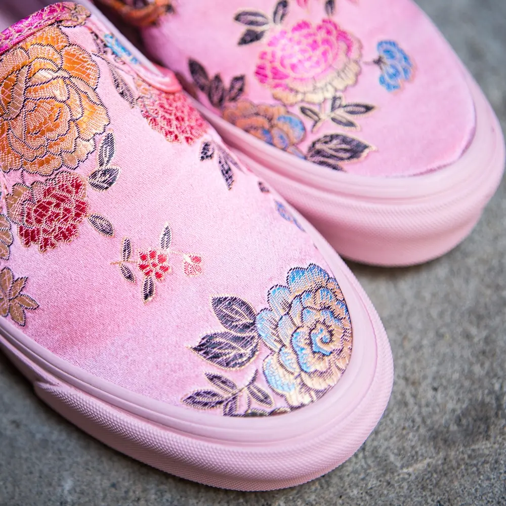 慶祝開新店！Vans 聯名系列居然以「中國旗袍」打造