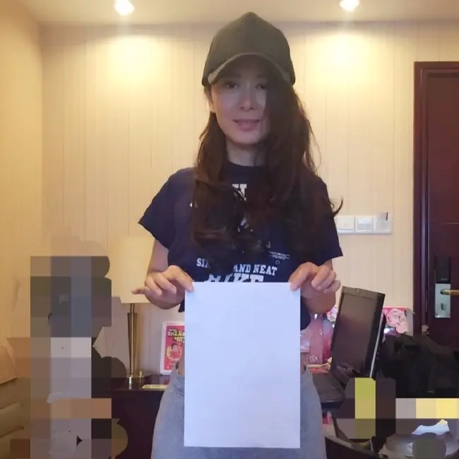 【腰瘦特輯】《還珠格格》賽婭公主現在已經是孩子的媽　卻擁有超驚人 A4 腰！