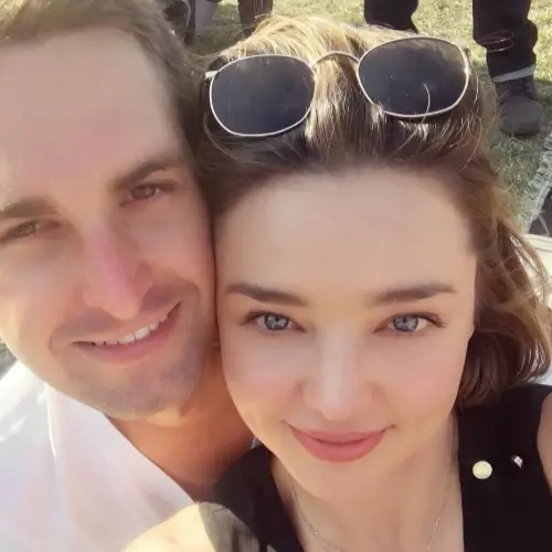 又一個女神被訂走！米蘭達可兒與富豪未婚夫訂婚　這組合顏值也太高！  