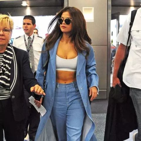 可性感可甜美！盤點 Selena Gomez 最美的 20 套時尚穿搭！