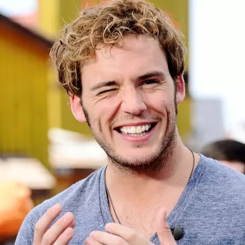 熱搜 6 張《我就要你好好的》電眼男星 Sam Claflin 「粉奶肌群大爆發」！