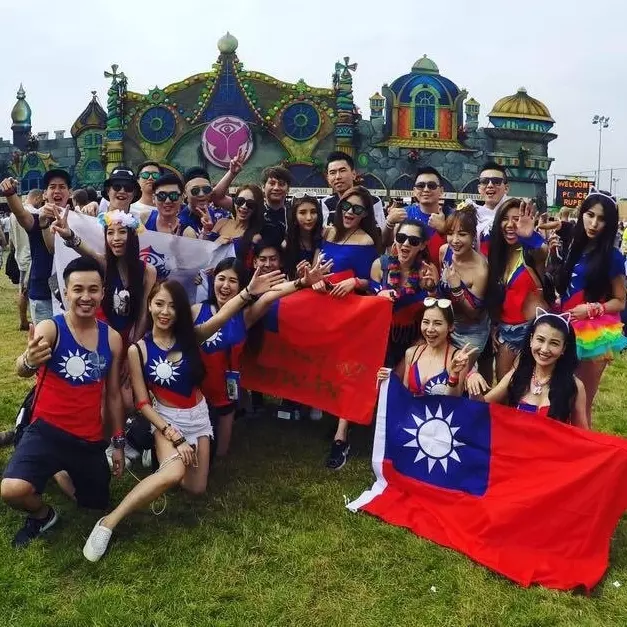 台女團參加世界級電音趴 TOMORROWLAND　自創舞蹈「ㄎ一ㄤ」到爆超吸睛！