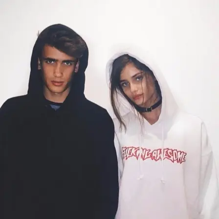 瞄準吉吉哈蒂德家族？維多利亞的秘密名模 Taylor Hill 也有高顏值姊弟！