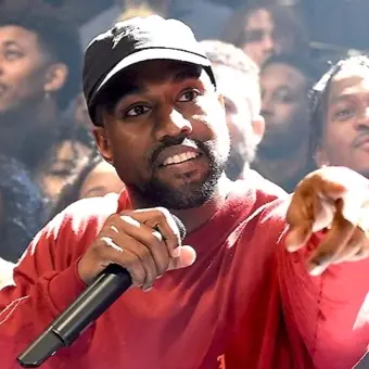 肯爺潮流魅力無法擋　近期這兩雙鞋都向  YEEZY 致敬...
