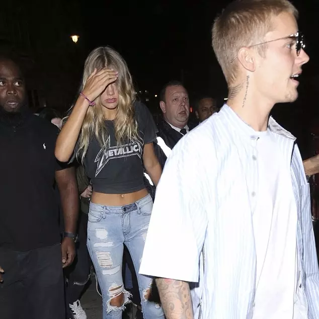 又換人了？小賈斯汀倫敦夜店又擁新女伴　緋聞女友 Sofia Richie 則遠在美國...