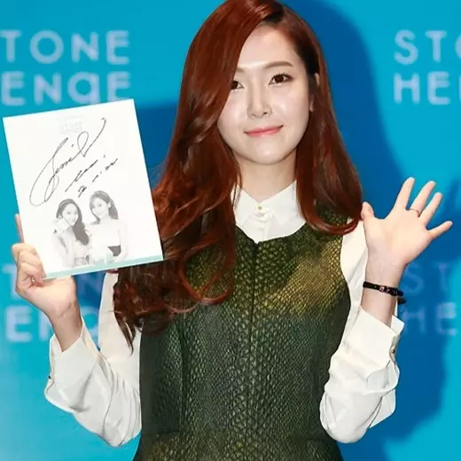 很難觸摸！Jessica Snapchat 現「I ❤ SEOUL」，被批暗裡揶揄 Tiffany！