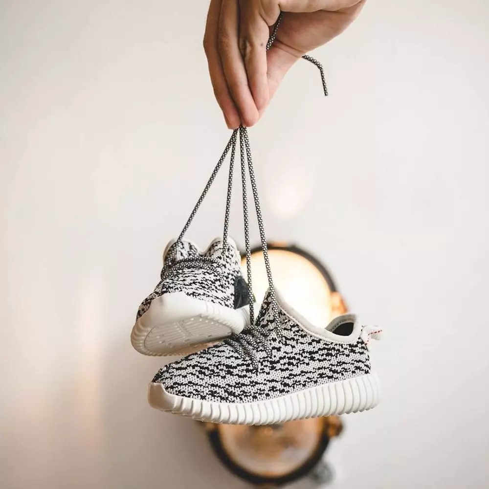 「潮童」也瘋排？adidas Originals  YEEZY BOOST 350 INFANT 童鞋系列萌翻了！