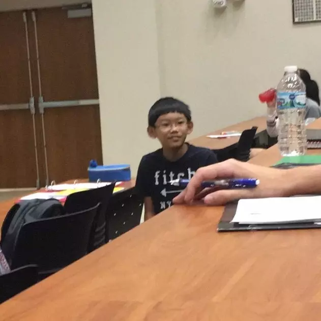 11 歲神童旁聽「有機化學」課堂　對美國大學生說「有問題可以問我」網路爆紅！