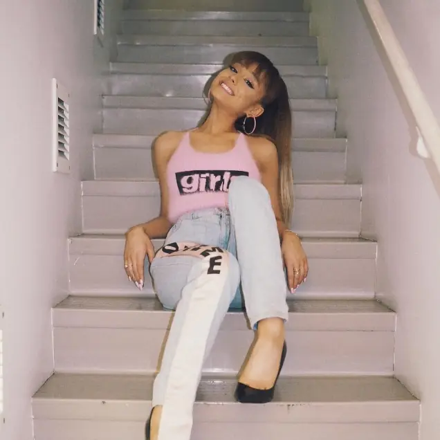 90年代大流行復古髮型回歸！就由 Ariana Grande 引領潮流！