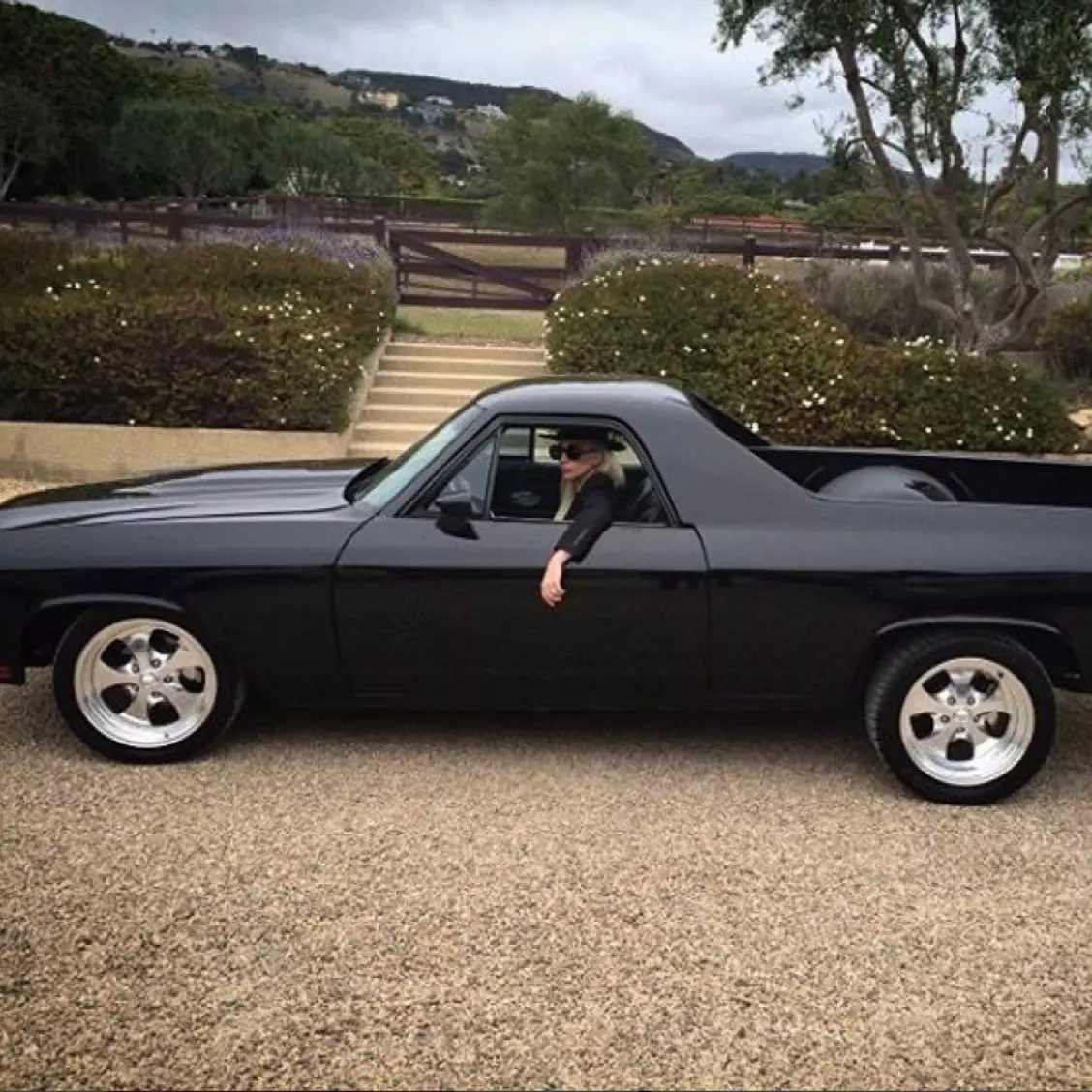 9 位歐美女明星的高級跑車　Lady Gaga 這輛會不會太帥？
