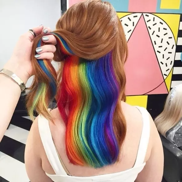 還未決定到秋冬新髮色？不如試試歐美現時最受注目的 Hidden Rainbow Hair！