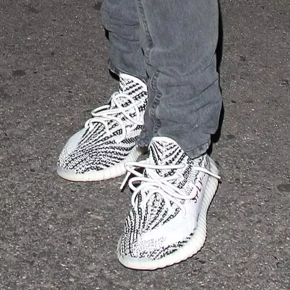 肯伊威斯特 VMA 頒獎典禮　又穿出了全新 Yeezy Boost 350！