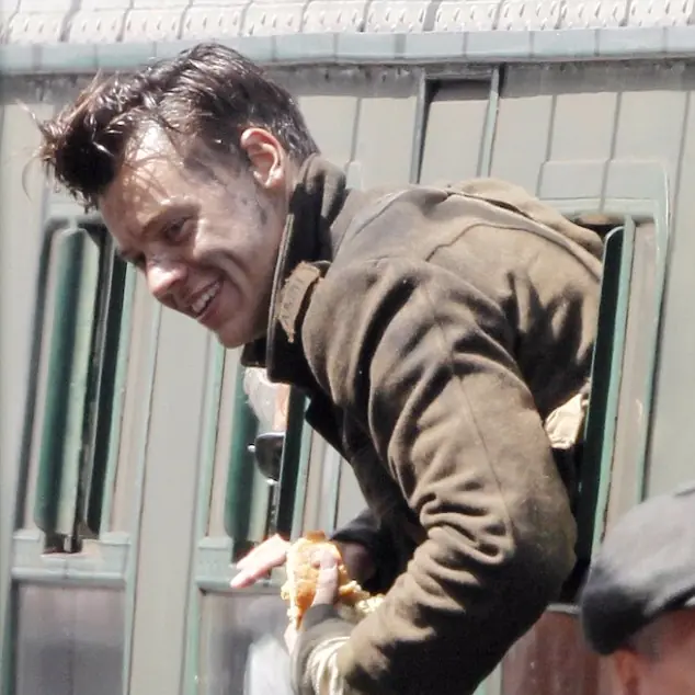 諾蘭新片《敦克爾克大行動》結束拍攝　Harry Styles 開心拍下殺青照！