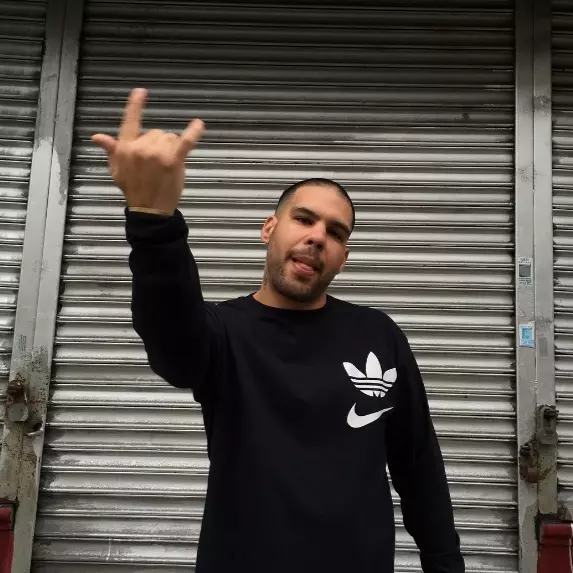 Nike x adidas「虛構聯名」第二波　經典標語混搭 T-Shirt 出現！
