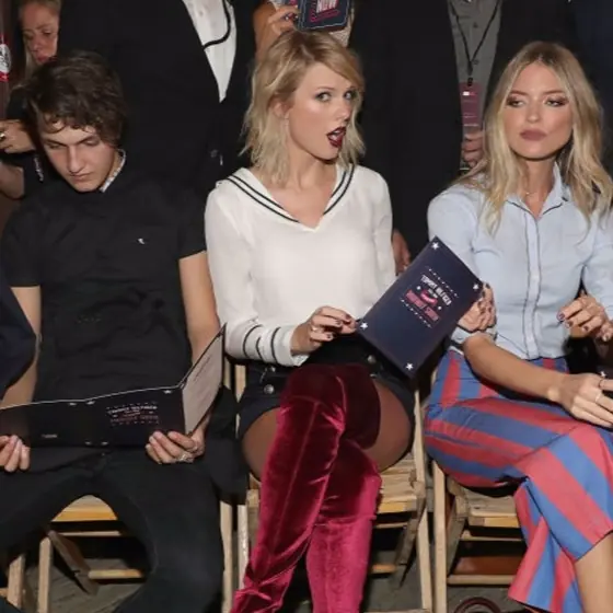 橕閨蜜 Gigi！Taylor Swift 分手後首次公開現身，還大方哼唱前前度的歌！