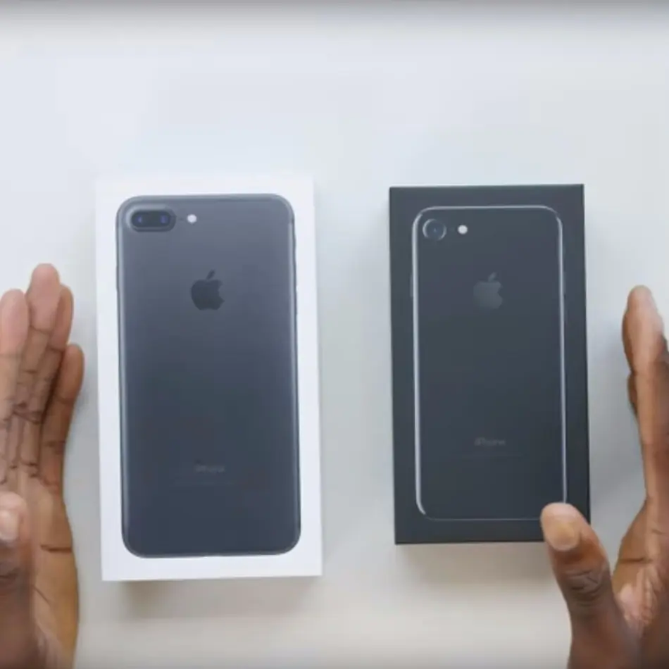 iPhone 7 、7 PLUS 開箱影片　曜石黑還是霧面黑好看？！