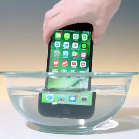 國外網友實測 iPhone7 防水能力　結果讓人...