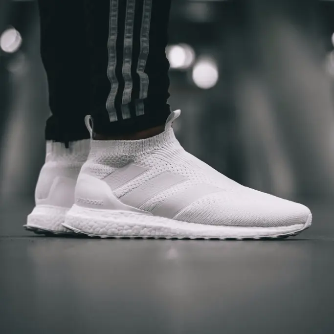 跟 Yeezy 比風頭？adidas 全白人氣跑鞋確定上架