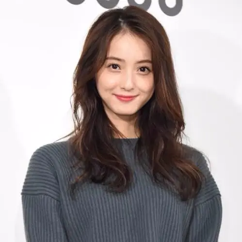 佐佐木希搭配全新 Uniqlo U 系列　仙女氣質驚艷網友！