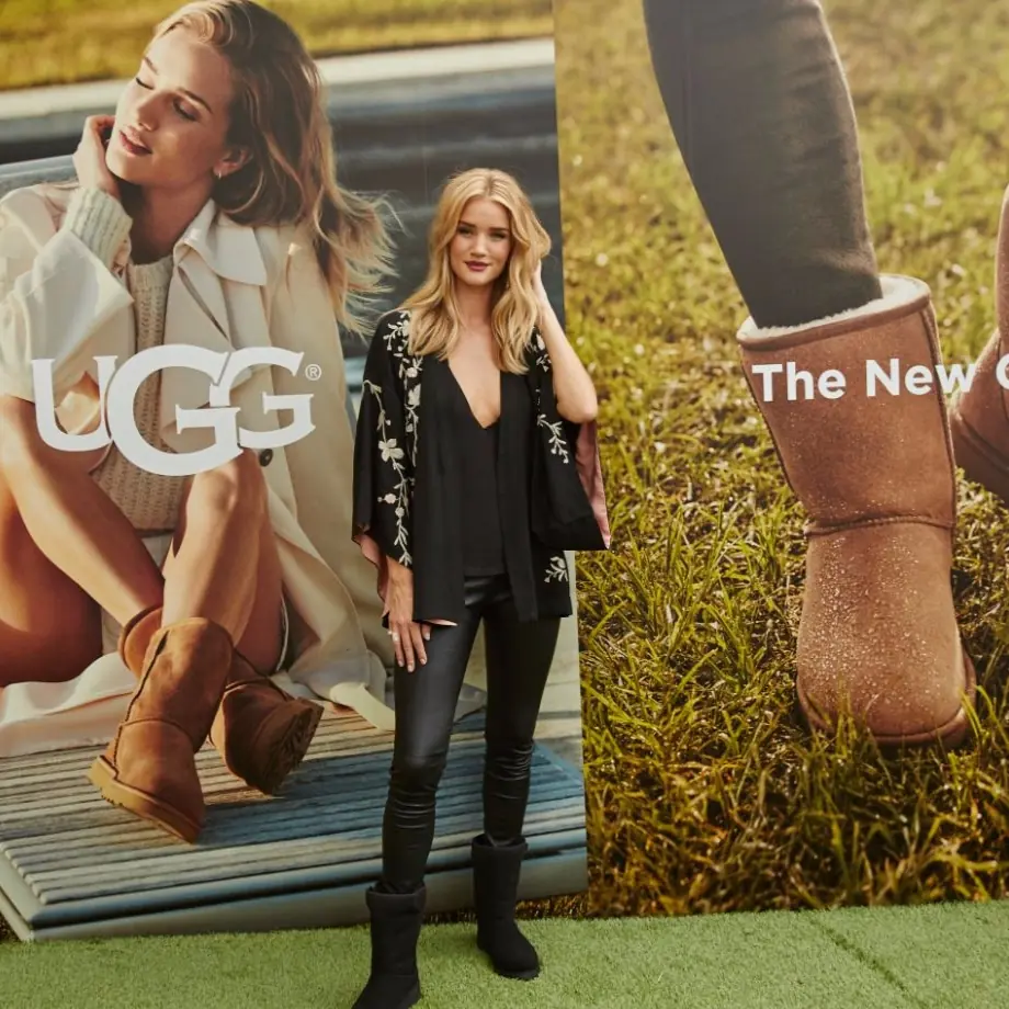 UGG 2016秋冬系列  好萊塢巨星RosieHuntington-Whiteley東京亮麗代言