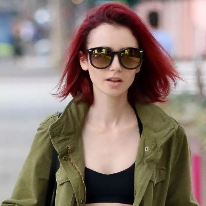 繼鮮紅短髮後又一突破！Lily Collins 的最新髮型，能給你秋冬「變髮」靈感嗎？