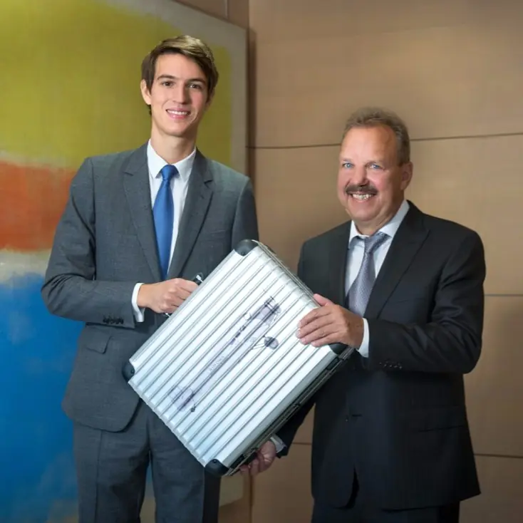 LVMH 收購 RIMOWA，然後給這家旅行箱巨頭安排了一位 24 歲的 CEO