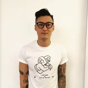【名人 SHOW 潮物】余文樂專屬「曬鞋視角」！繼 Yeezy V2 後又曬出這雙「世界和平的 NMD」
