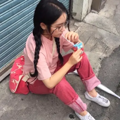 穿搭無極限！挑戰全身「同色系穿搭」，試過才知道根本沒想像中嚇人啊！