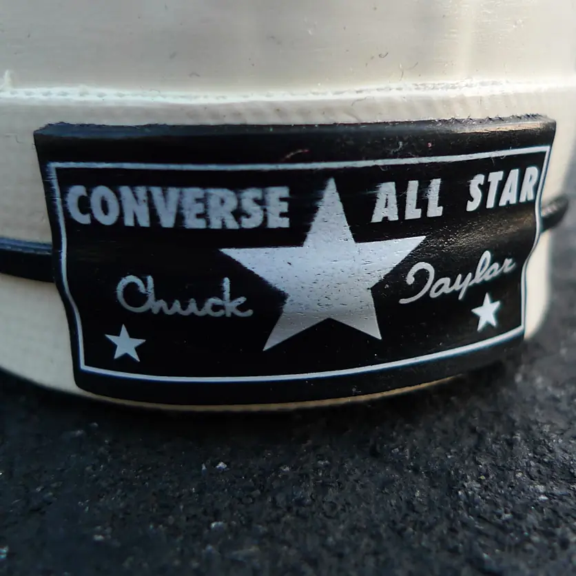 Converse 與 Converse 1970 差異：背標顏色、楦頭大小⋯原來差兩顆星差很多！