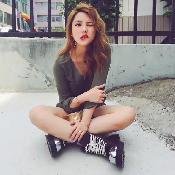 【 WTF 該買嗎？】潮妹最討厭補唇彩嗎？超驚人卸妝水實測「持久霧面 8 色唇彩」大公開！