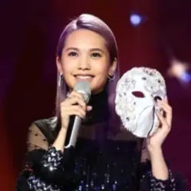 蒙面歌后「一閃一閃亮晶晶的鑽石女士」　終於真面目現身了！